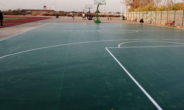 河北沧州市黄骅市周青庄室外篮球场地胶