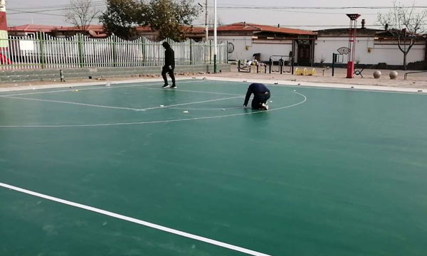 河北沧州市黄骅市周青庄室外篮球场地胶