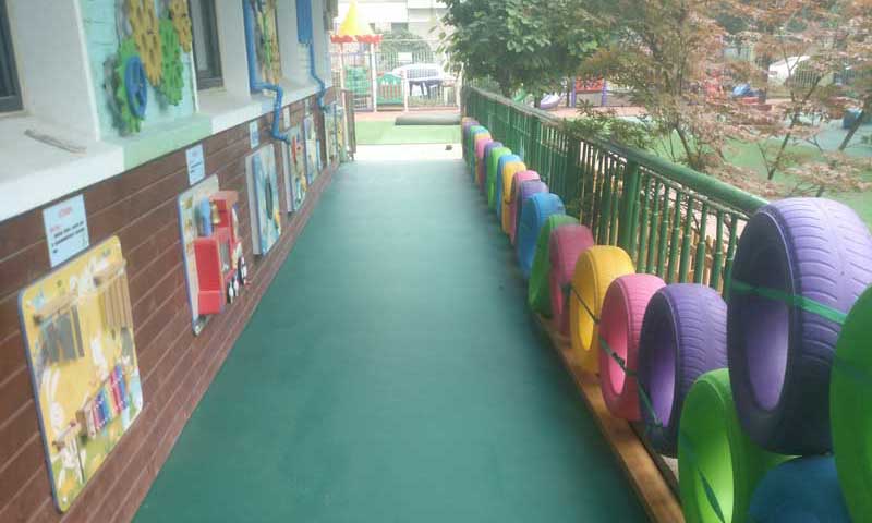 山东省潍坊市幼儿园室外地板