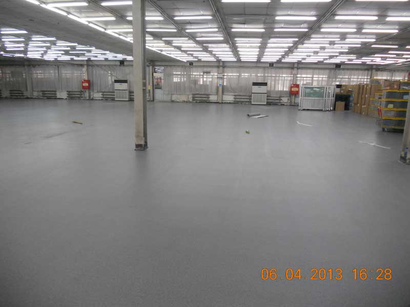 厂房PVC地板质量和价格与其它地板比较