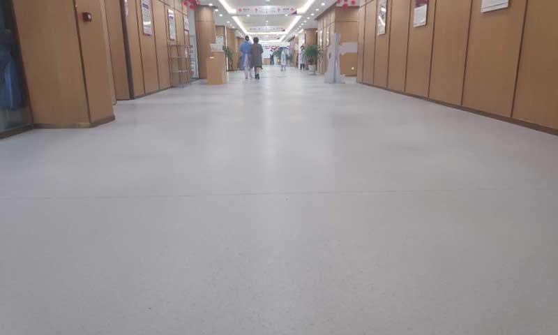 一般医院里面用的地板胶是什么材料