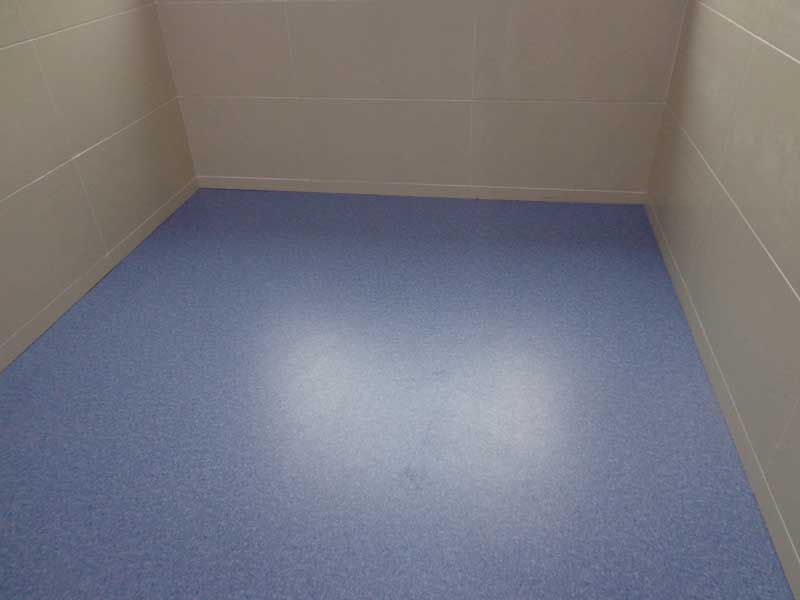 一般医院里面用的地板胶是什么材料